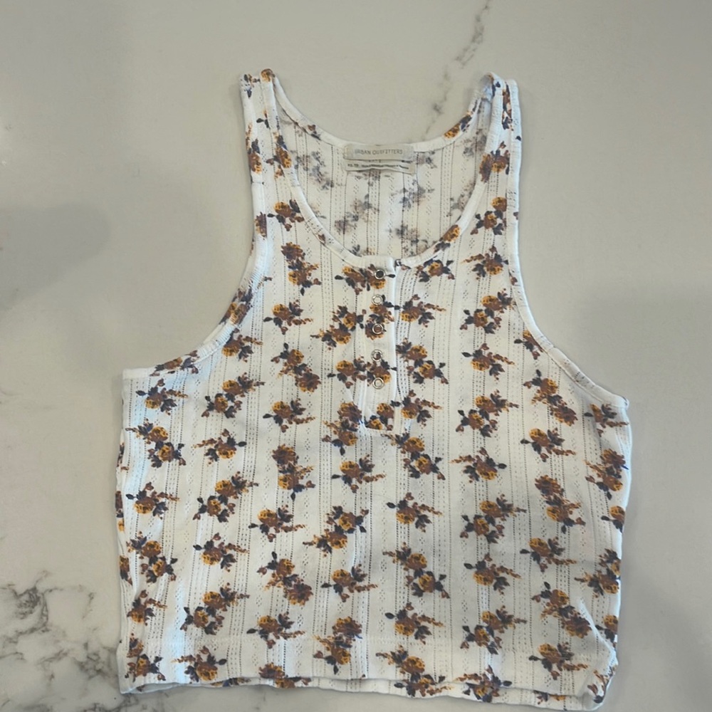 URBAN OUTFITTERS, XS, Floral Tank, Snap.